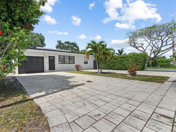 6375 SW 29th St, Miami, FL 33155