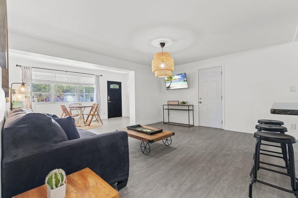 6375 SW 29th Street, Miami, FL 33155 Photo