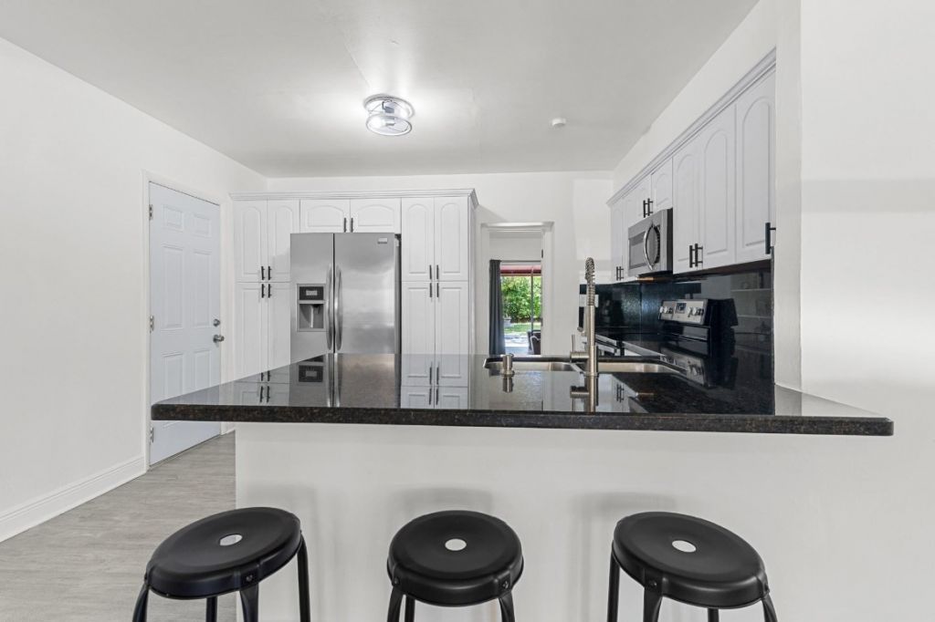 6375 SW 29th Street, Miami, FL 33155 Photo