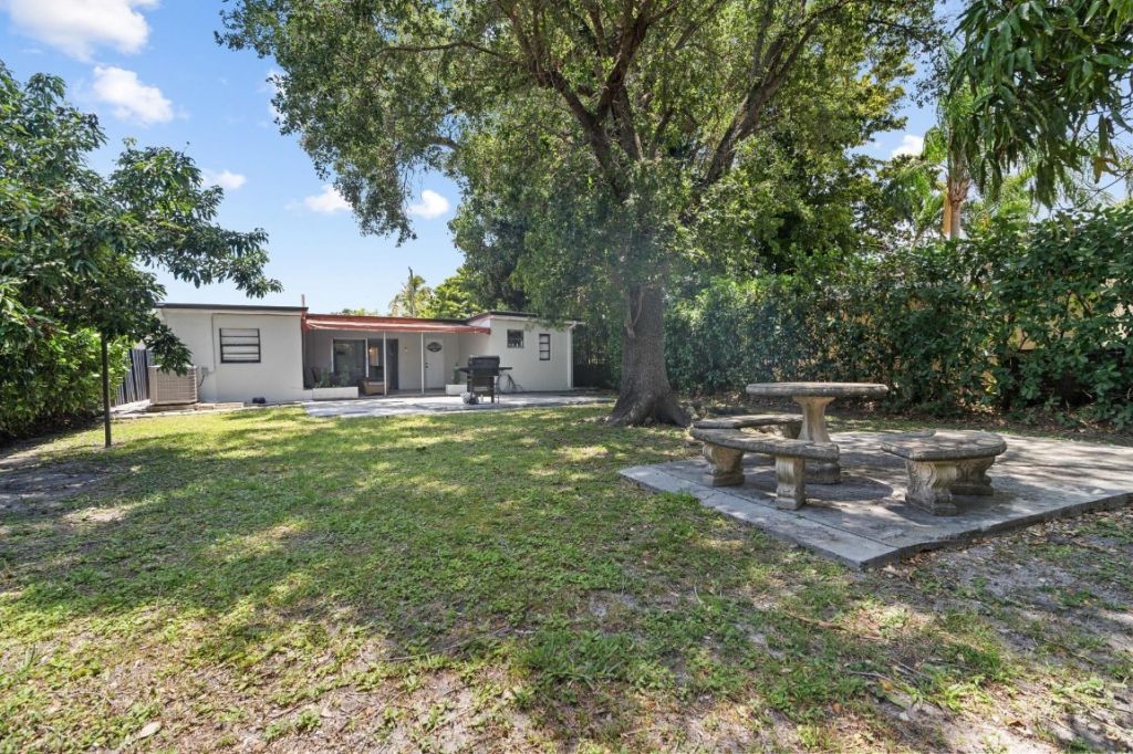 6375 SW 29th Street, Miami, FL 33155 Photo