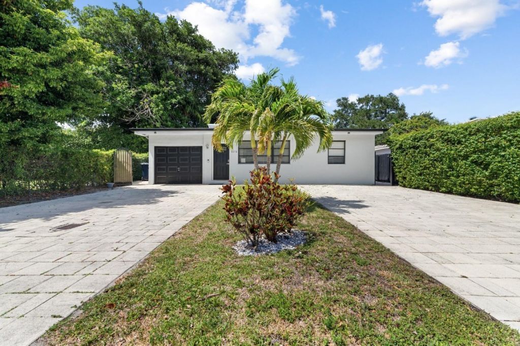 6375 SW 29th Street, Miami, FL 33155 Photo