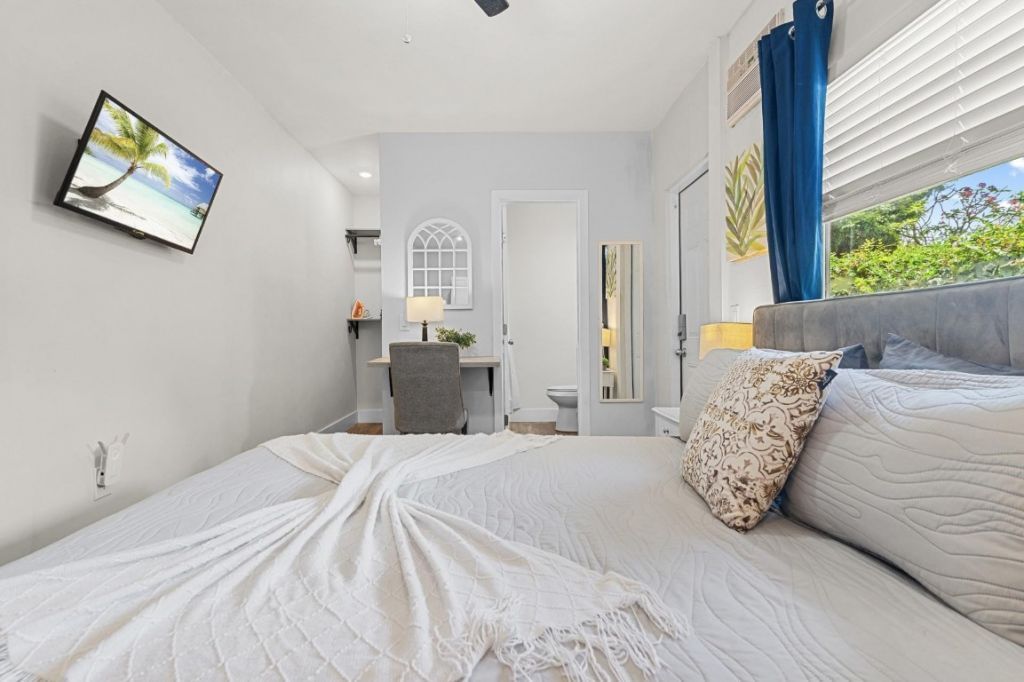 6375 SW 29th Street, Miami, FL 33155 Photo