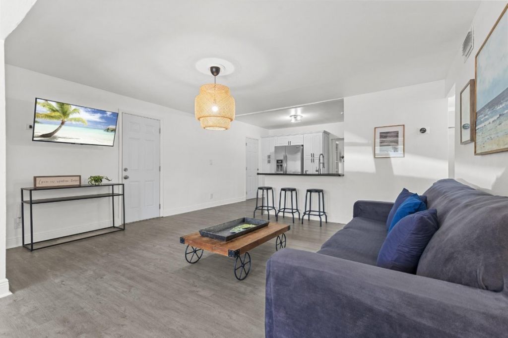 6375 SW 29th Street, Miami, FL 33155 Photo