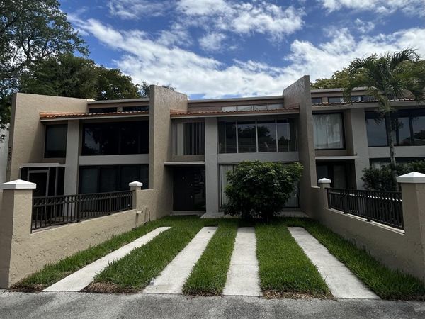 750 E Coco Plum Circle, Unit 2, Plantation, FL 33324