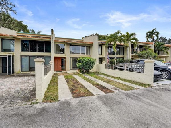 750 E Coco Plum Circle, Unit 2, Plantation, FL 33324