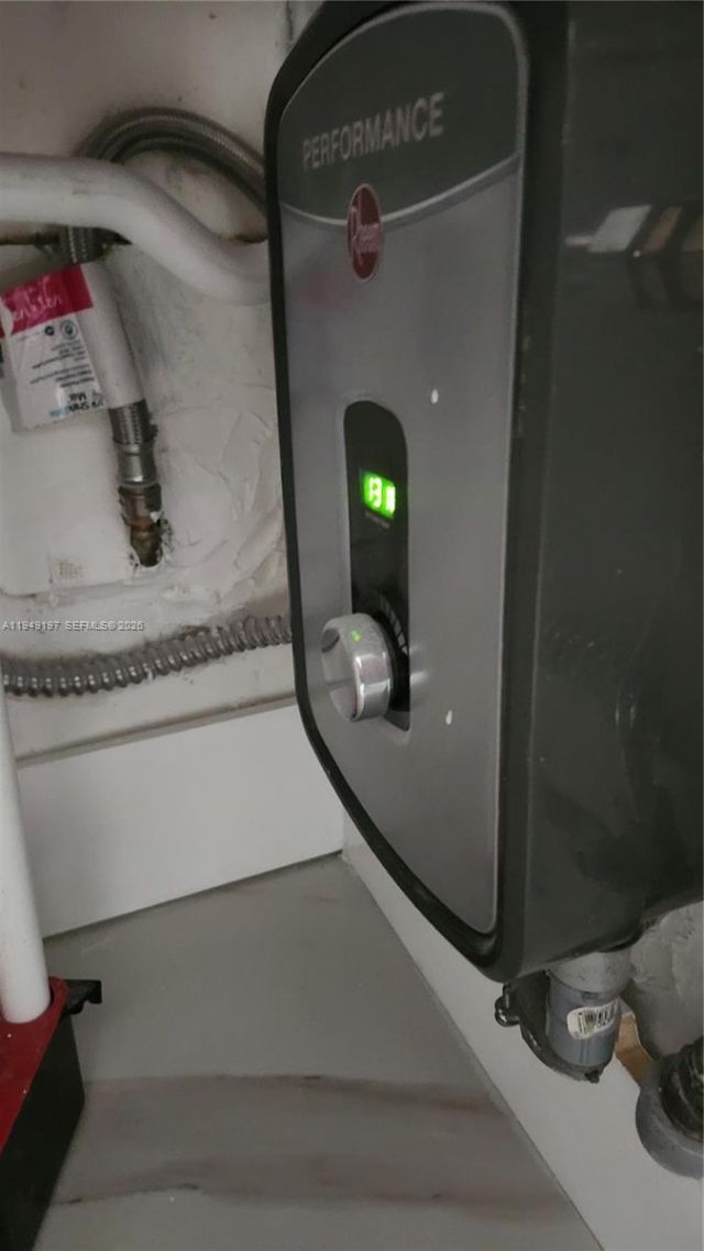 832 NW 16th Ter, Fort Lauderdale, FL 33311 Photo