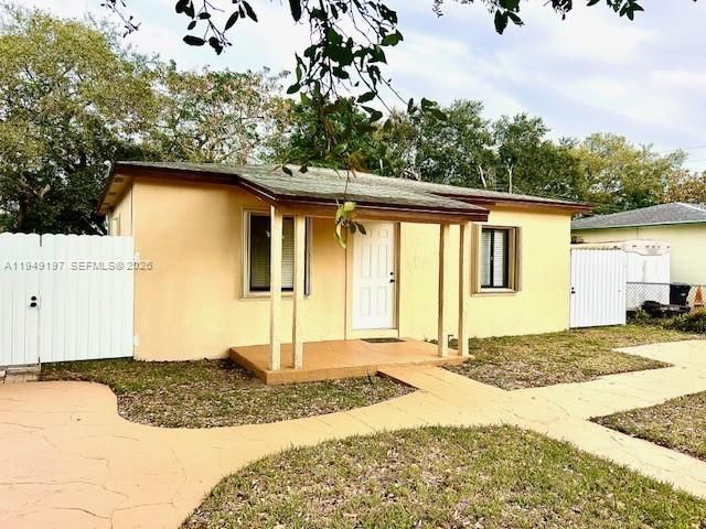 832 NW 16th Ter, Fort Lauderdale, FL 33311 Photo