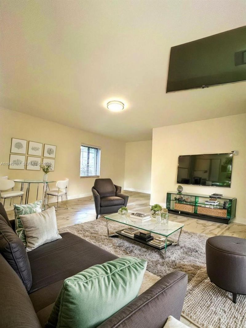 832 NW 16th Ter, Fort Lauderdale, FL 33311 Photo