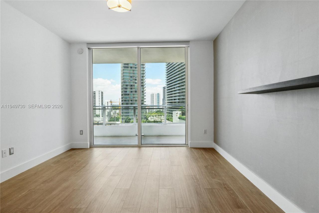 1080 SW Brickell Ave, Unit 1401, Miami, FL 33131 Photo