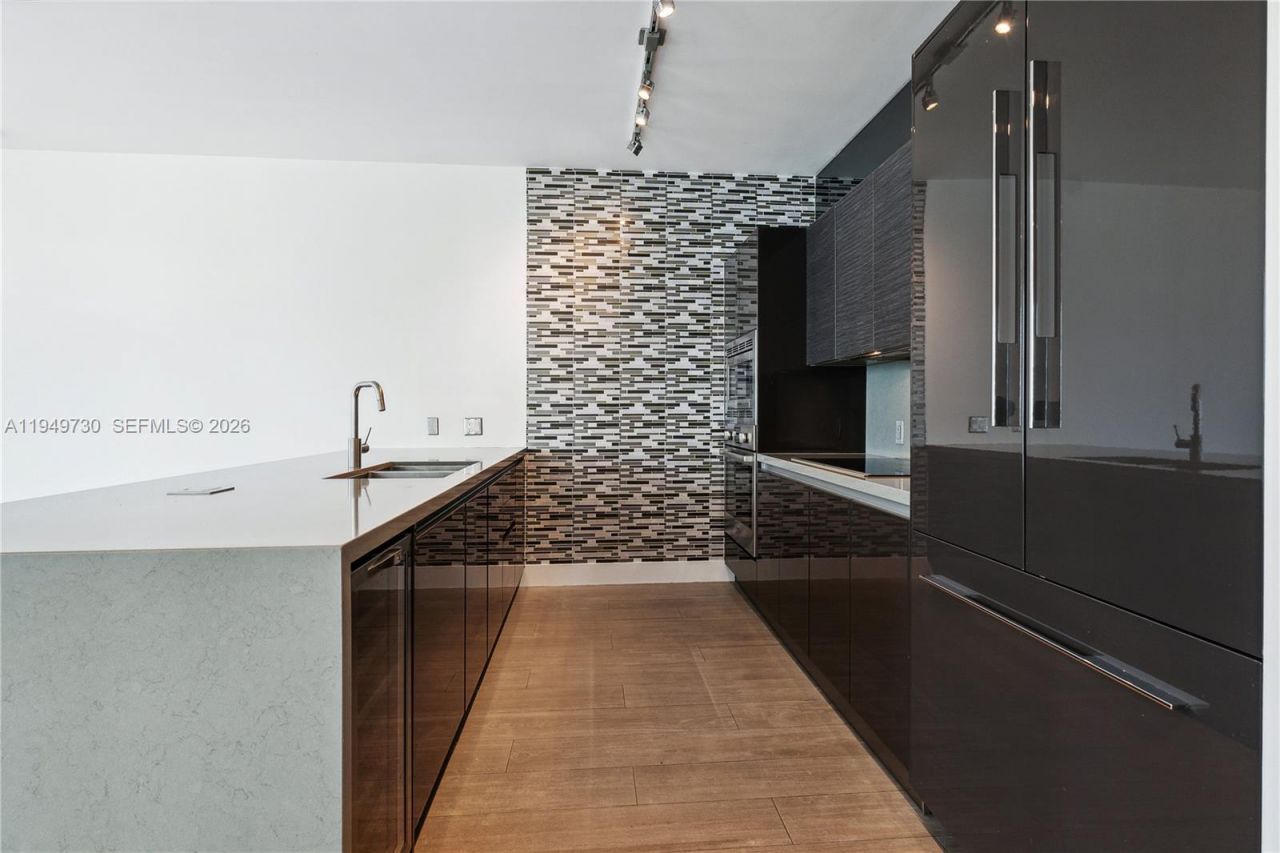 1080 SW Brickell Ave, Unit 1401, Miami, FL 33131 Photo