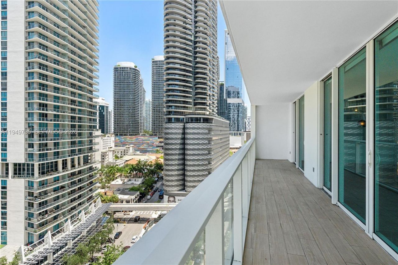 1080 SW Brickell Ave, Unit 1401, Miami, FL 33131 Photo