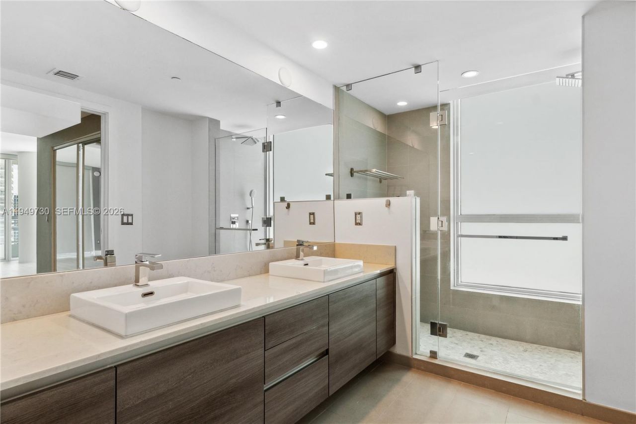 1080 SW Brickell Ave, Unit 1401, Miami, FL 33131 Photo