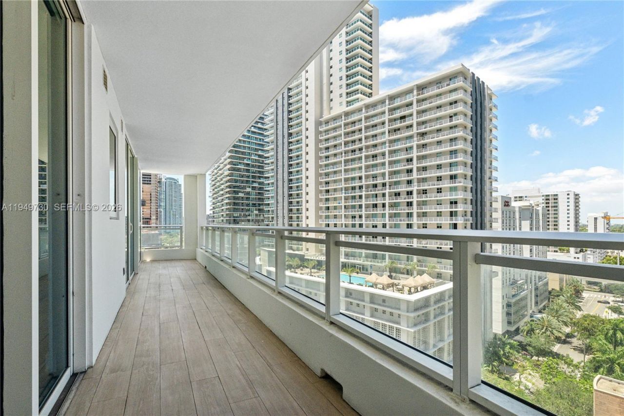 1080 SW Brickell Ave, Unit 1401, Miami, FL 33131 Photo