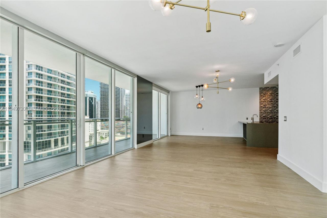 1080 SW Brickell Ave, Unit 1401, Miami, FL 33131 Photo