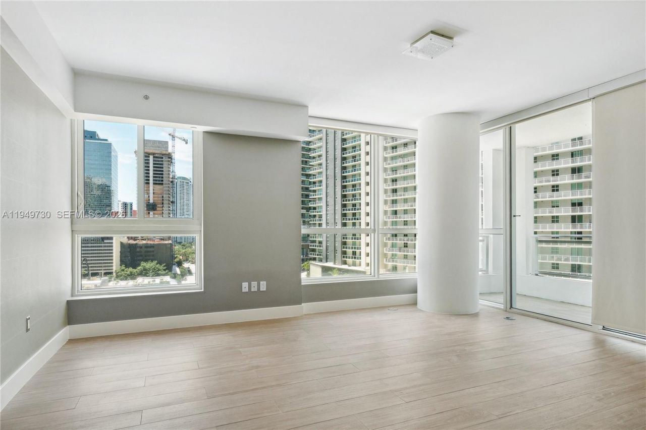1080 SW Brickell Ave, Unit 1401, Miami, FL 33131 Photo