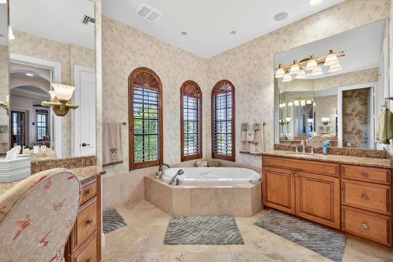 1490 Middle Gulf Dr, Sanibel, FL 33957 Photo