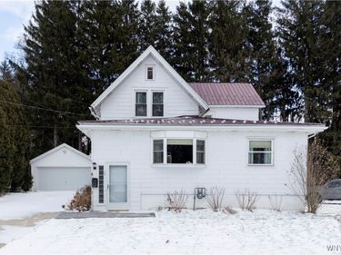 28 N Davis Street, Orchard Park, NY 14127