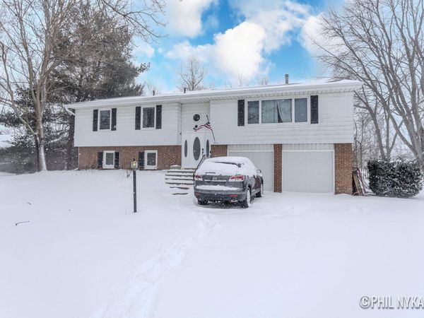 1640 Karen Court, St. Joseph, MI 49085