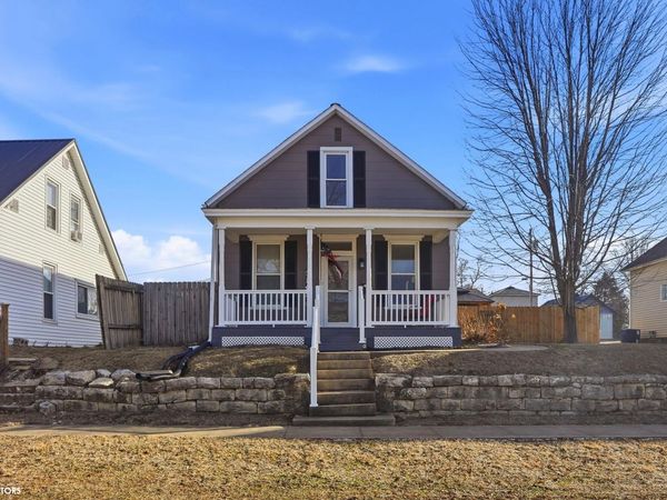 308 S Adams Street, Burlington, IA 52601