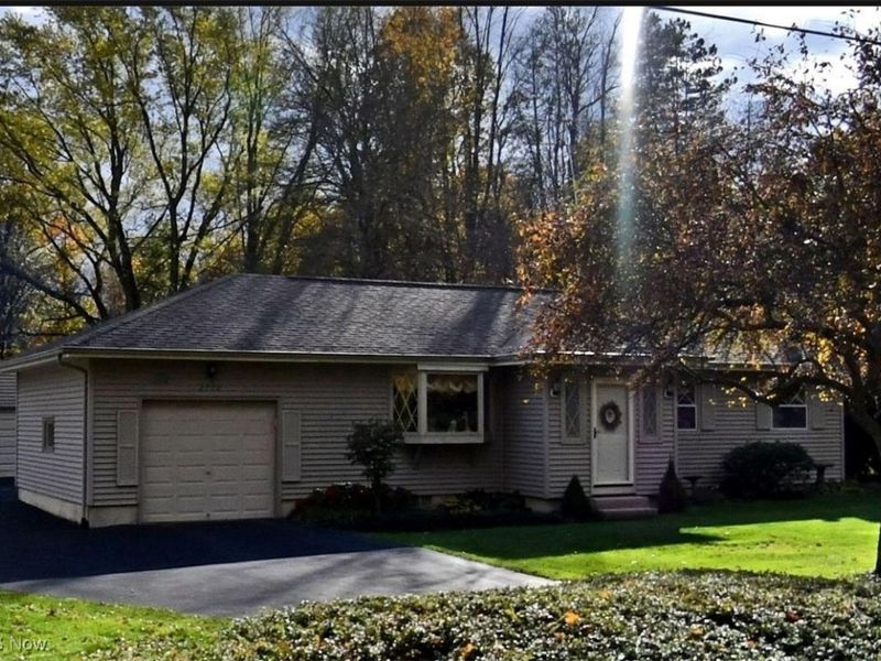 2770 Franwae SW, Warren, OH 44481 Photo 2