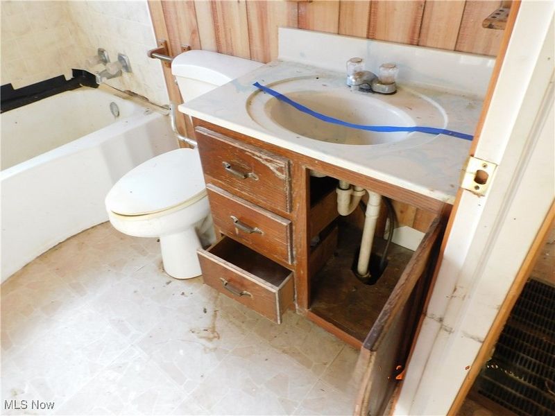 352 S Ridge Road E, Conneaut, OH 44030 Photo 10