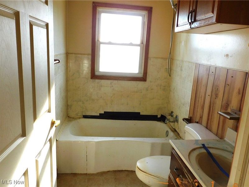 352 S Ridge Road E, Conneaut, OH 44030 Photo 11