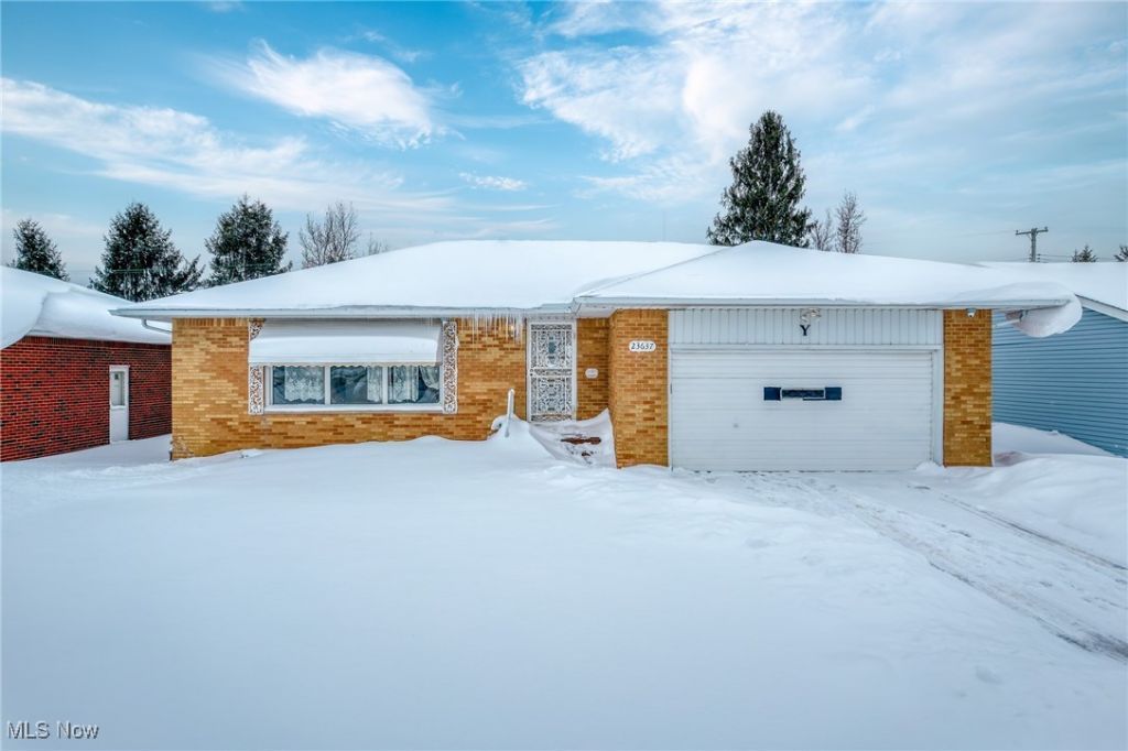 23637 Shurmer Drive, Warrensville Heights, OH 44128 Main Photo