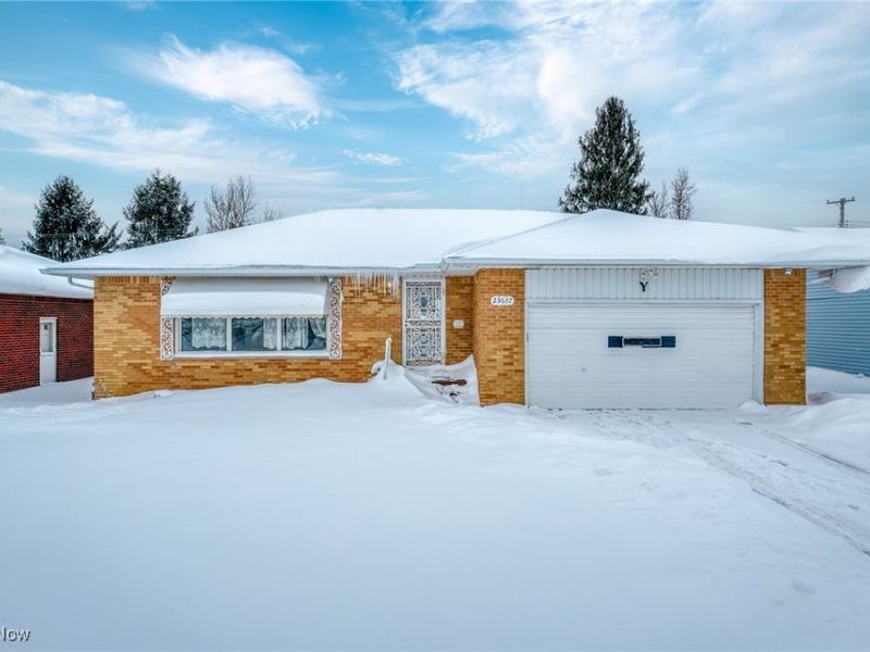 23637 Shurmer Drive, Warrensville Heights, OH 44128 Photo 1