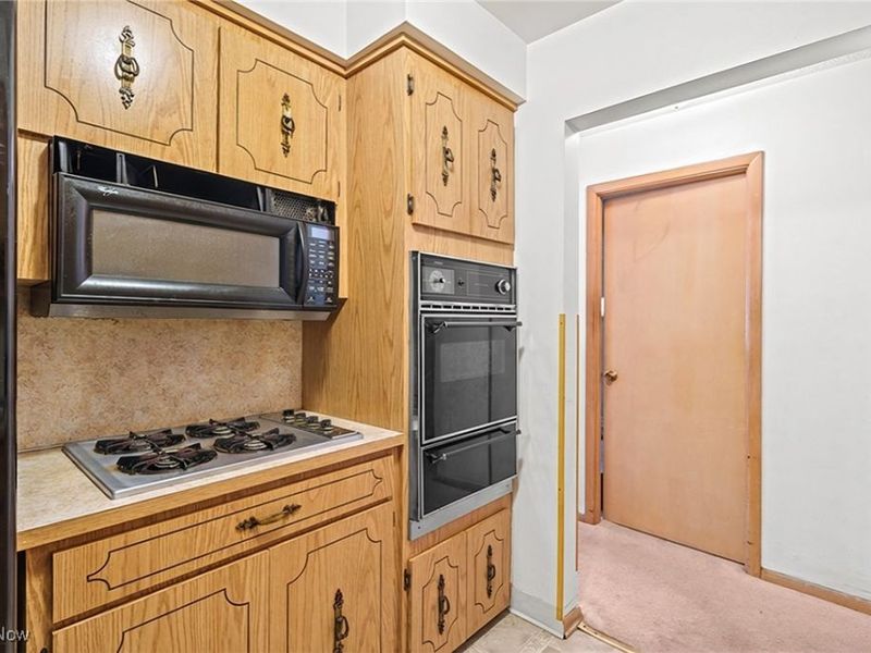 23637 Shurmer Drive, Warrensville Heights, OH 44128 Photo 13