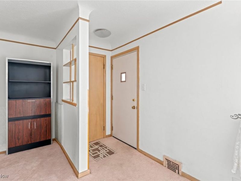 23637 Shurmer Drive, Warrensville Heights, OH 44128 Photo 5