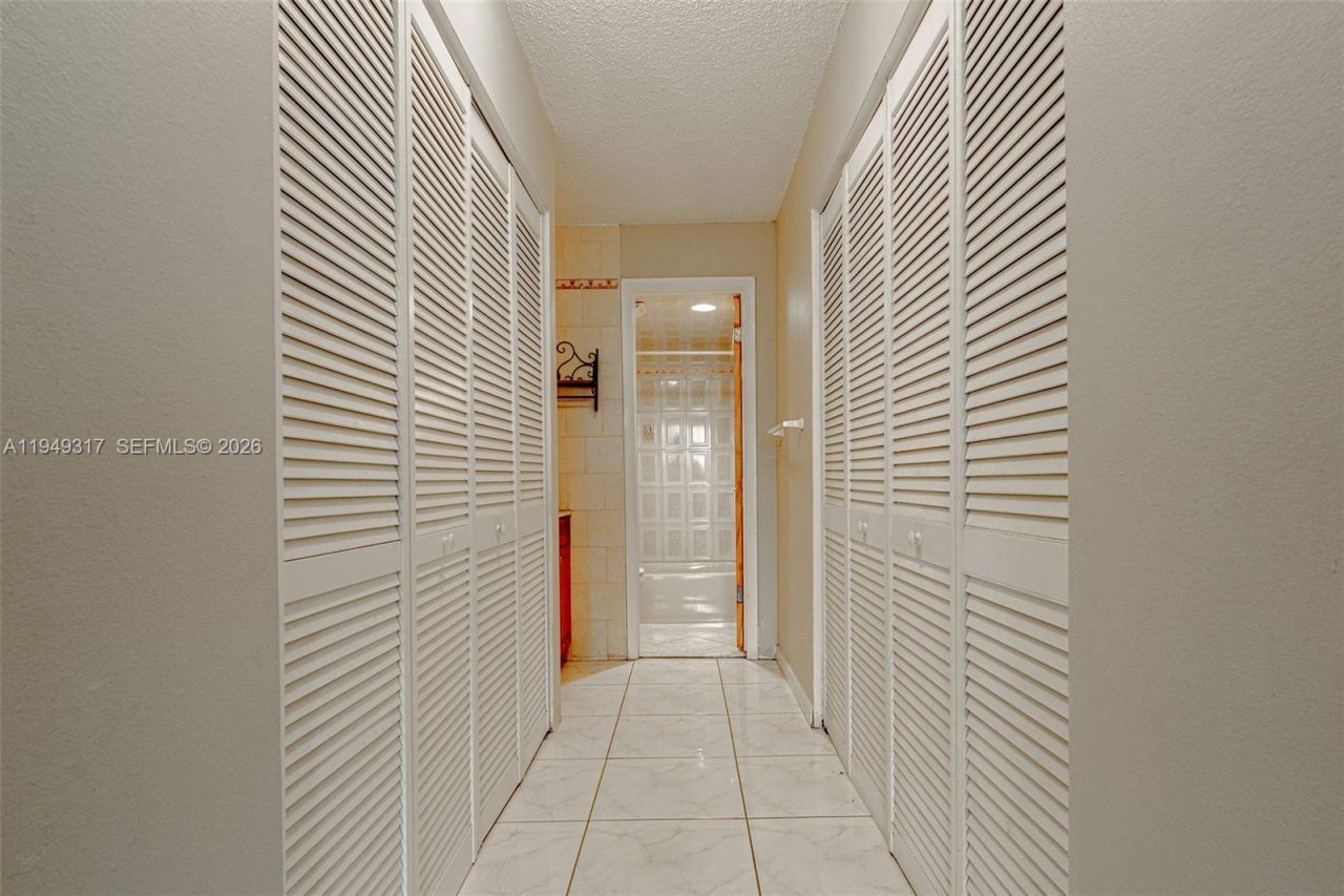 200 178th Dr, Unit 406, Sunny Isles Beach, FL 33160 Photo