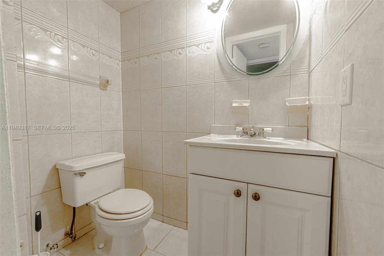 200 178th Dr, Unit 406, Sunny Isles Beach, FL 33160 Photo