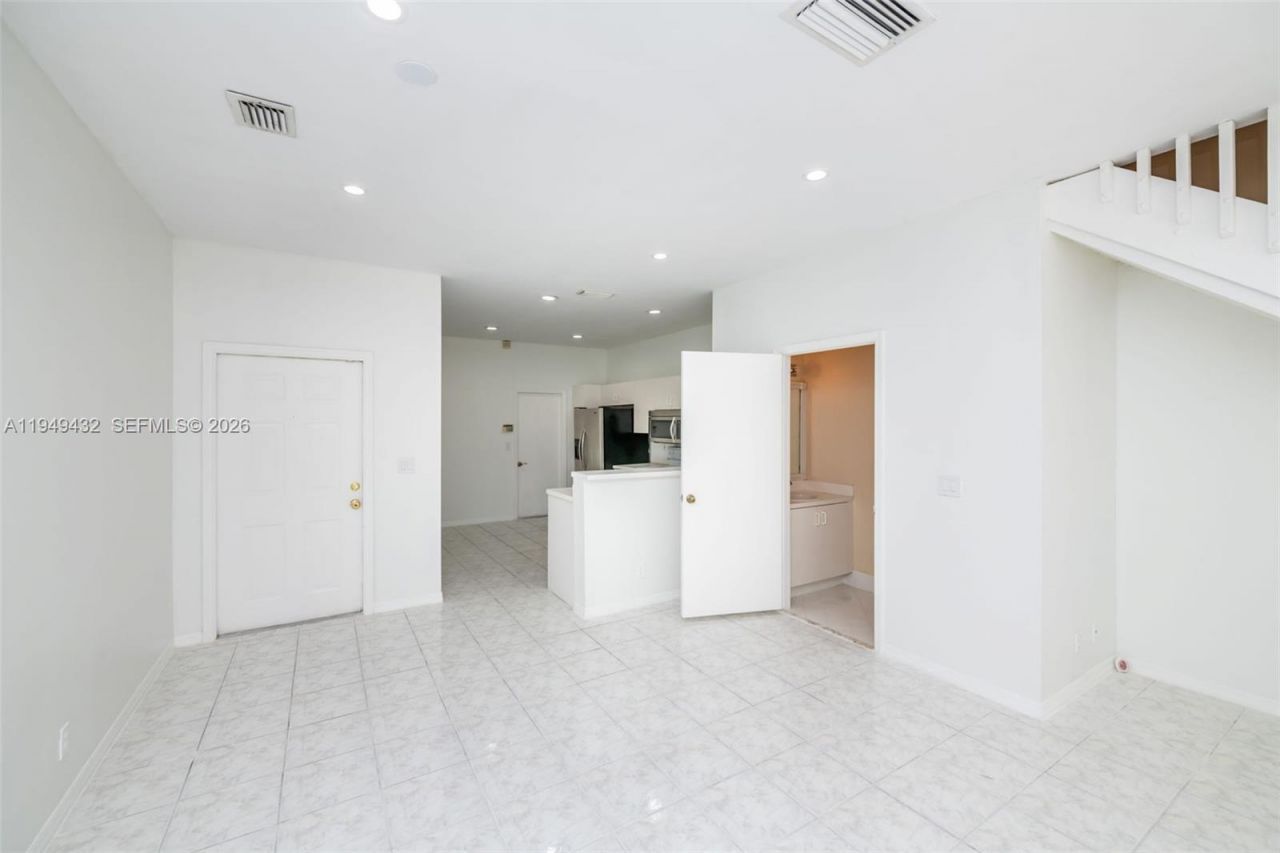 1911 Madeira Dr, Unit 1911, Weston, FL 33327 Photo