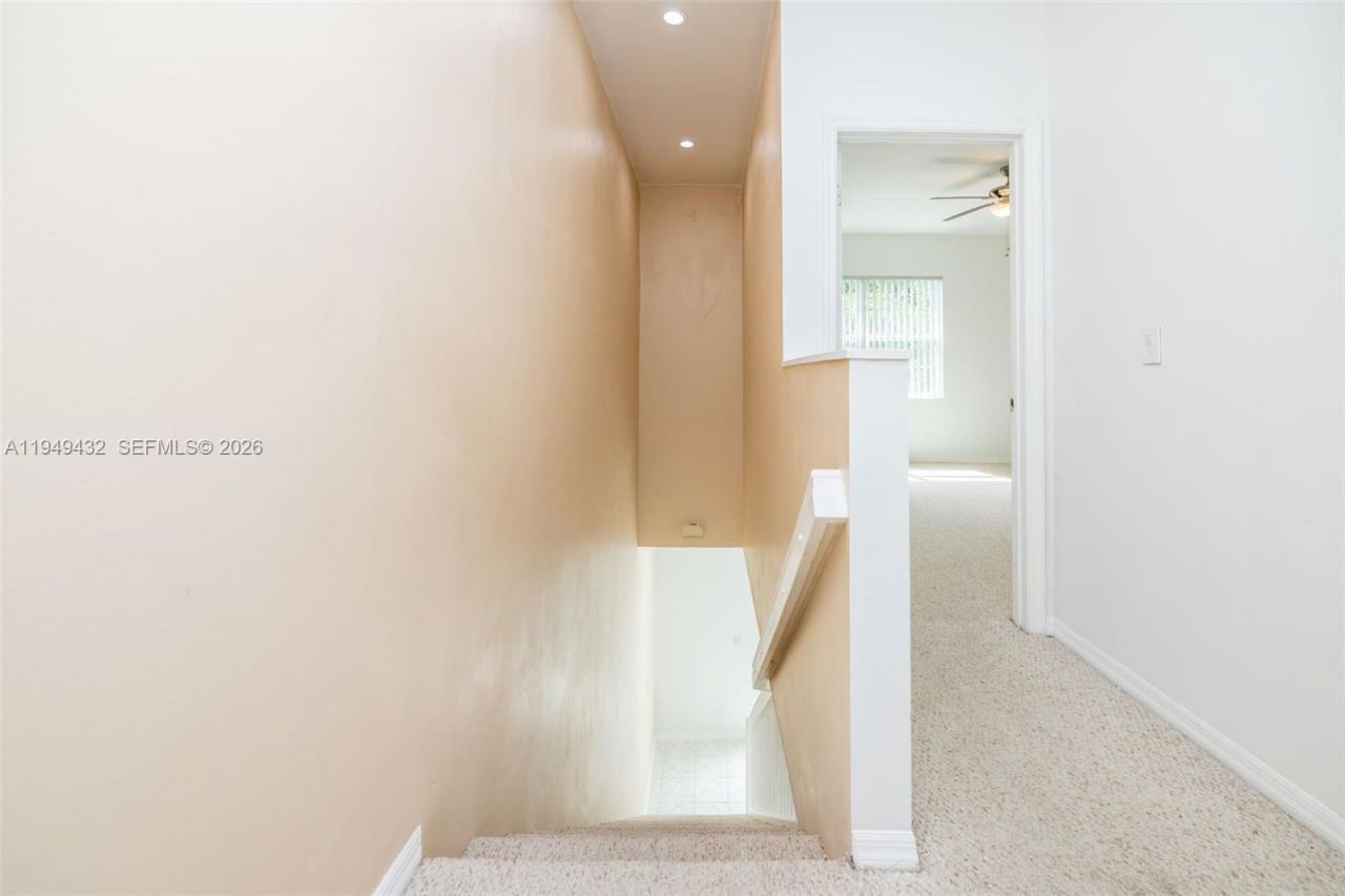 1911 Madeira Dr, Unit 1911, Weston, FL 33327 Photo