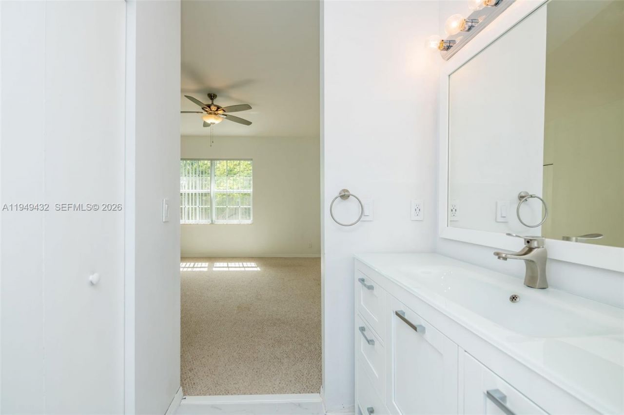 1911 Madeira Dr, Unit 1911, Weston, FL 33327 Photo