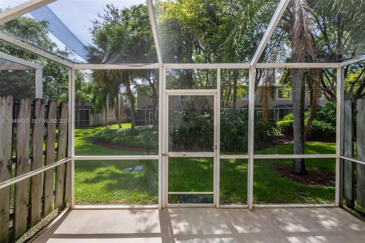 1911 Madeira Dr, Unit 1911, Weston, FL 33327 Photo