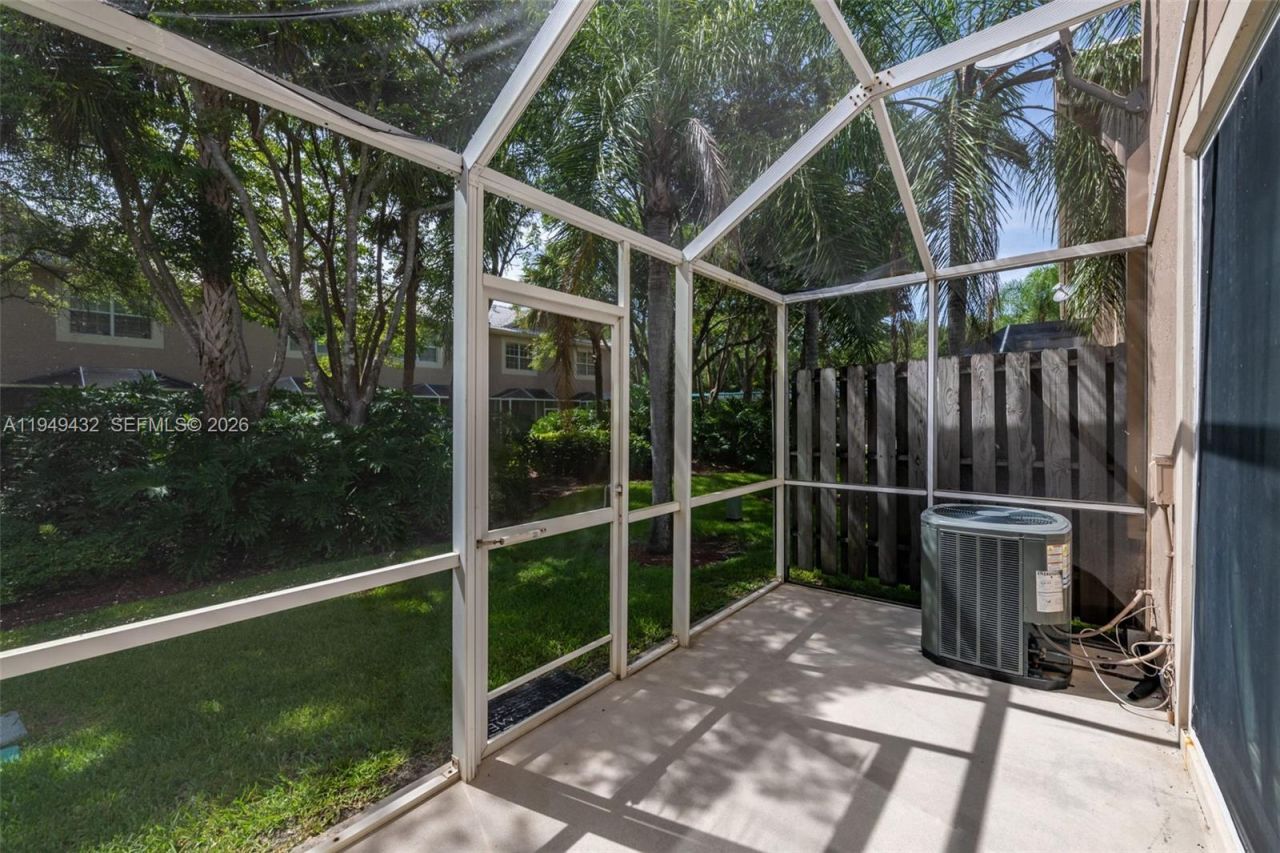 1911 Madeira Dr, Unit 1911, Weston, FL 33327 Photo