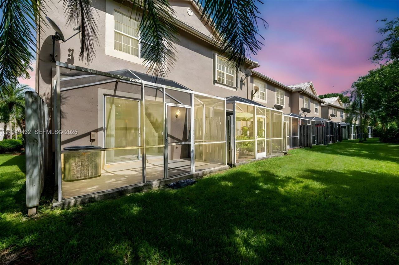 1911 Madeira Dr, Unit 1911, Weston, FL 33327 Photo