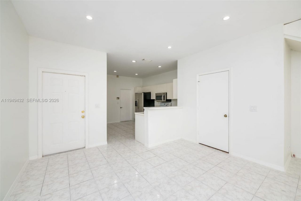 1911 Madeira Dr, Unit 1911, Weston, FL 33327 Photo