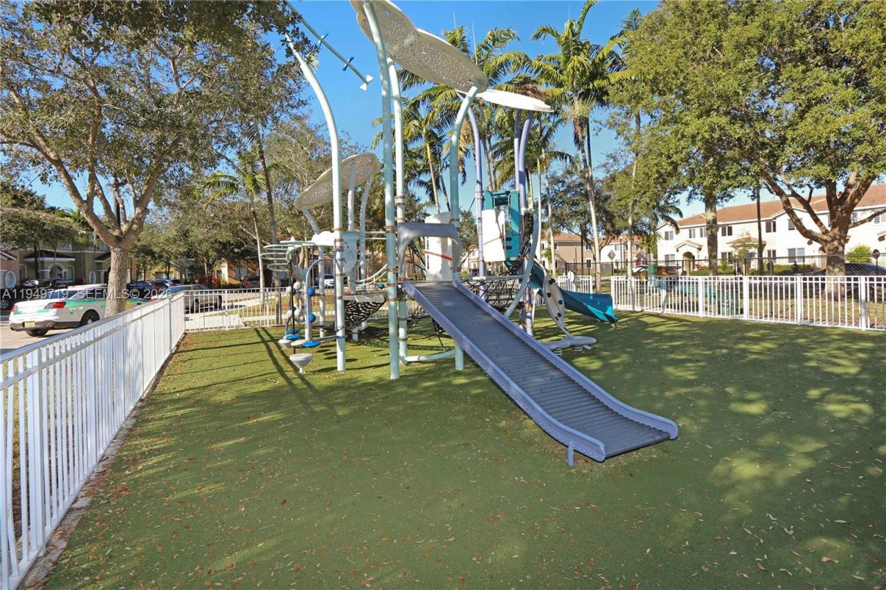 2432 SE 10th Ct, Homestead, FL 33035 Photo