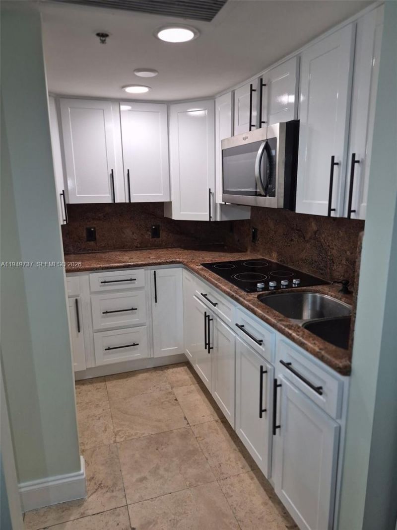 19201 Collins Ave, Unit 831, Sunny Isles Beach, FL 33160 Photo