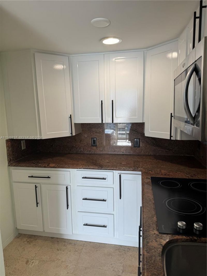 19201 Collins Ave, Unit 831, Sunny Isles Beach, FL 33160 Photo