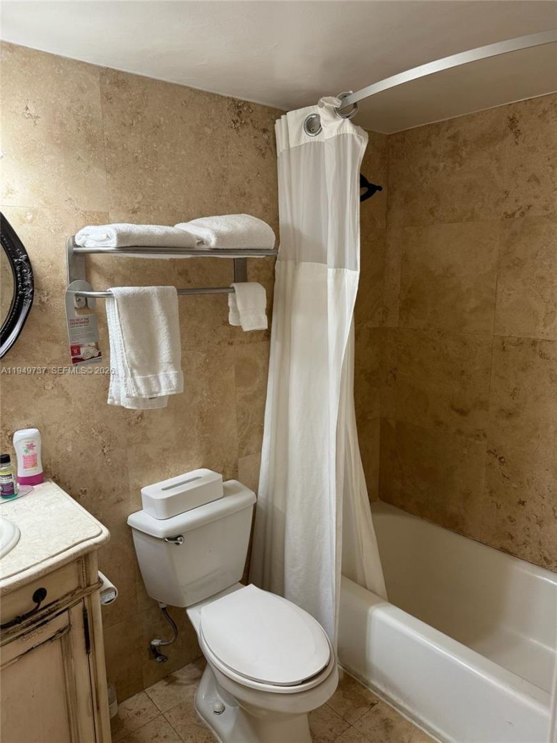 19201 Collins Ave, Unit 831, Sunny Isles Beach, FL 33160 Photo