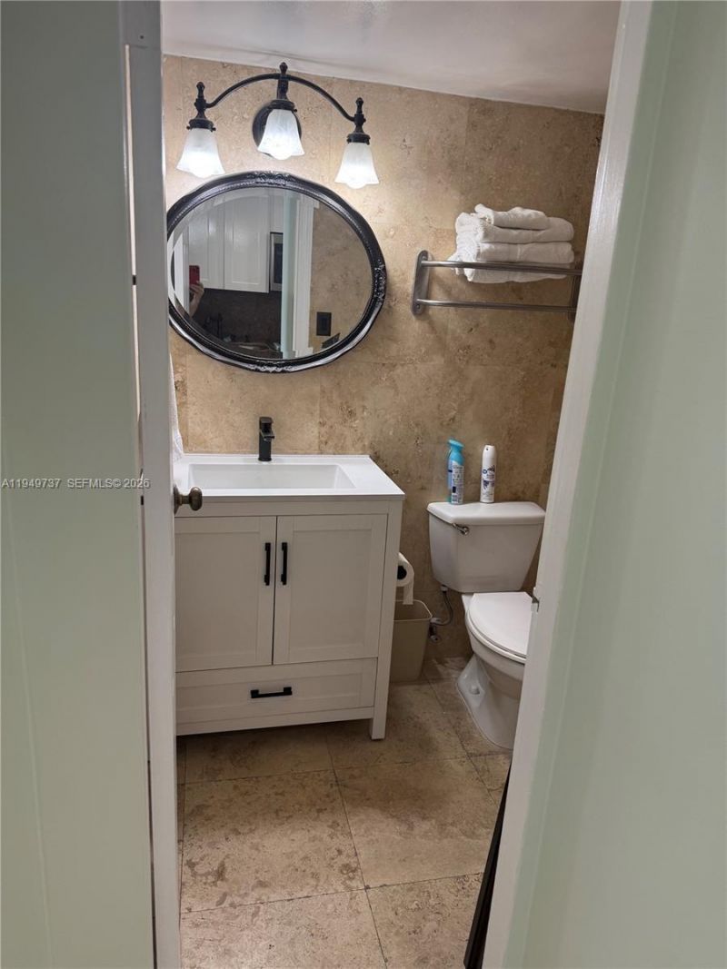 19201 Collins Ave, Unit 831, Sunny Isles Beach, FL 33160 Photo