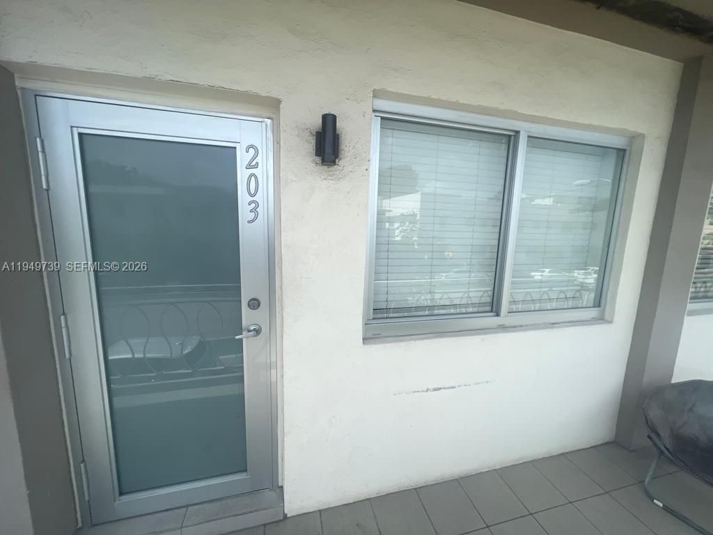 1601 Meridian Ave, Unit 203, Miami Beach, FL 33139 Photo