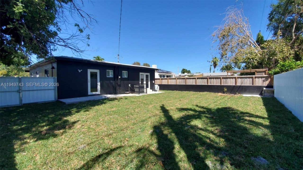 238 NW 45th St, Miami, FL 33127 Photo