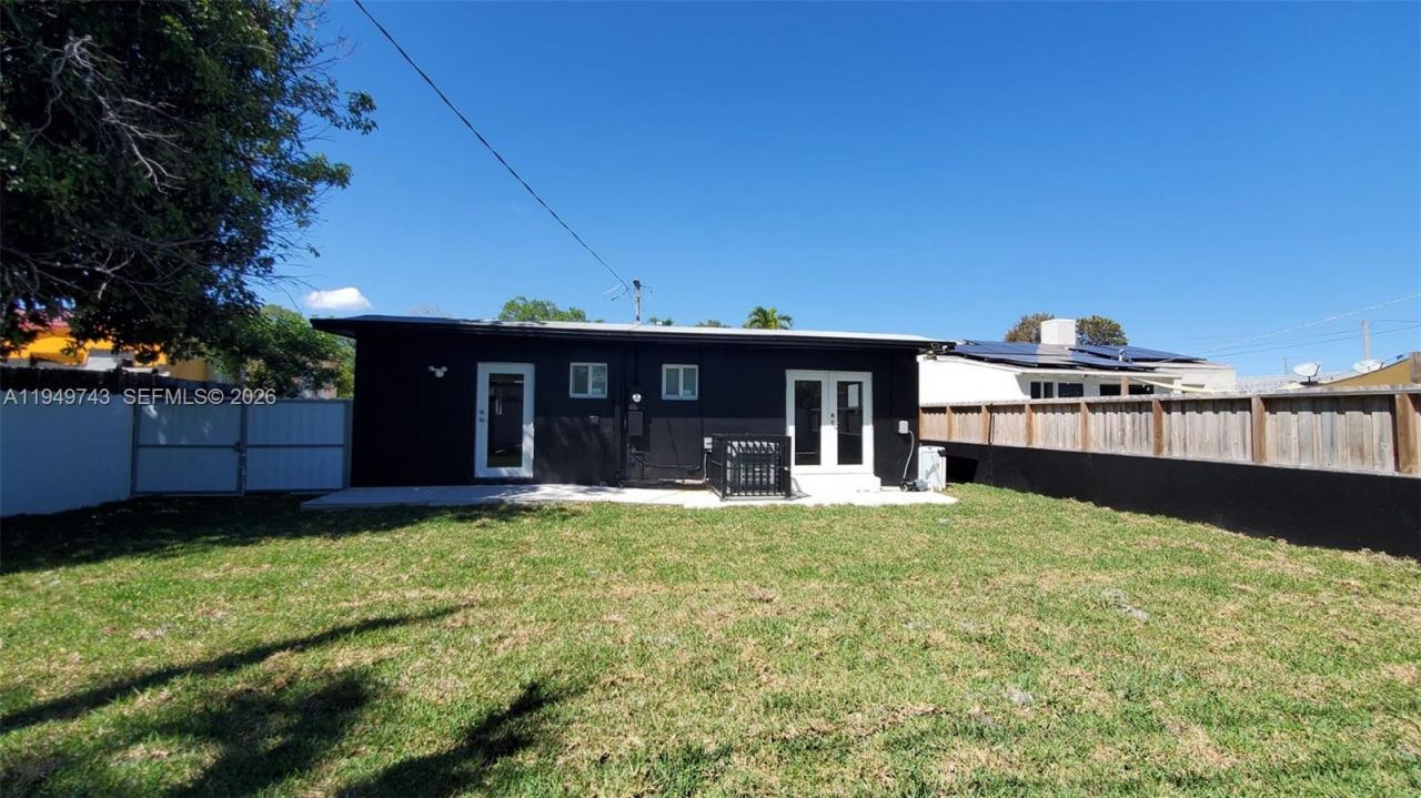 238 NW 45th St, Miami, FL 33127 Photo