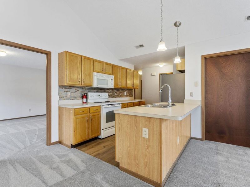 1308 Amberlea Drive W, Unit 11, Columbus, OH 43230 Photo 10