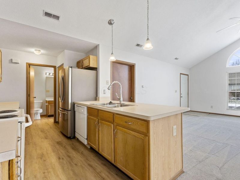 1308 Amberlea Drive W, Unit 11, Columbus, OH 43230 Photo 11