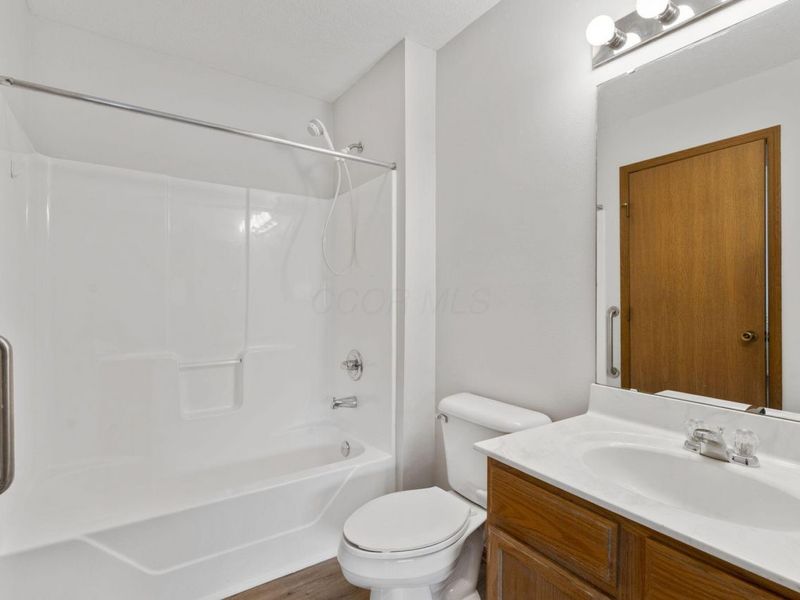 1308 Amberlea Drive W, Unit 11, Columbus, OH 43230 Photo 18